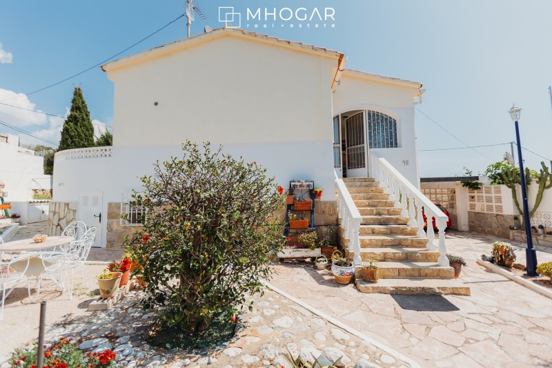 Calpe-Schönes Haus mit Blick auf das Meer und den Peñón de Ifach zu verkaufen
